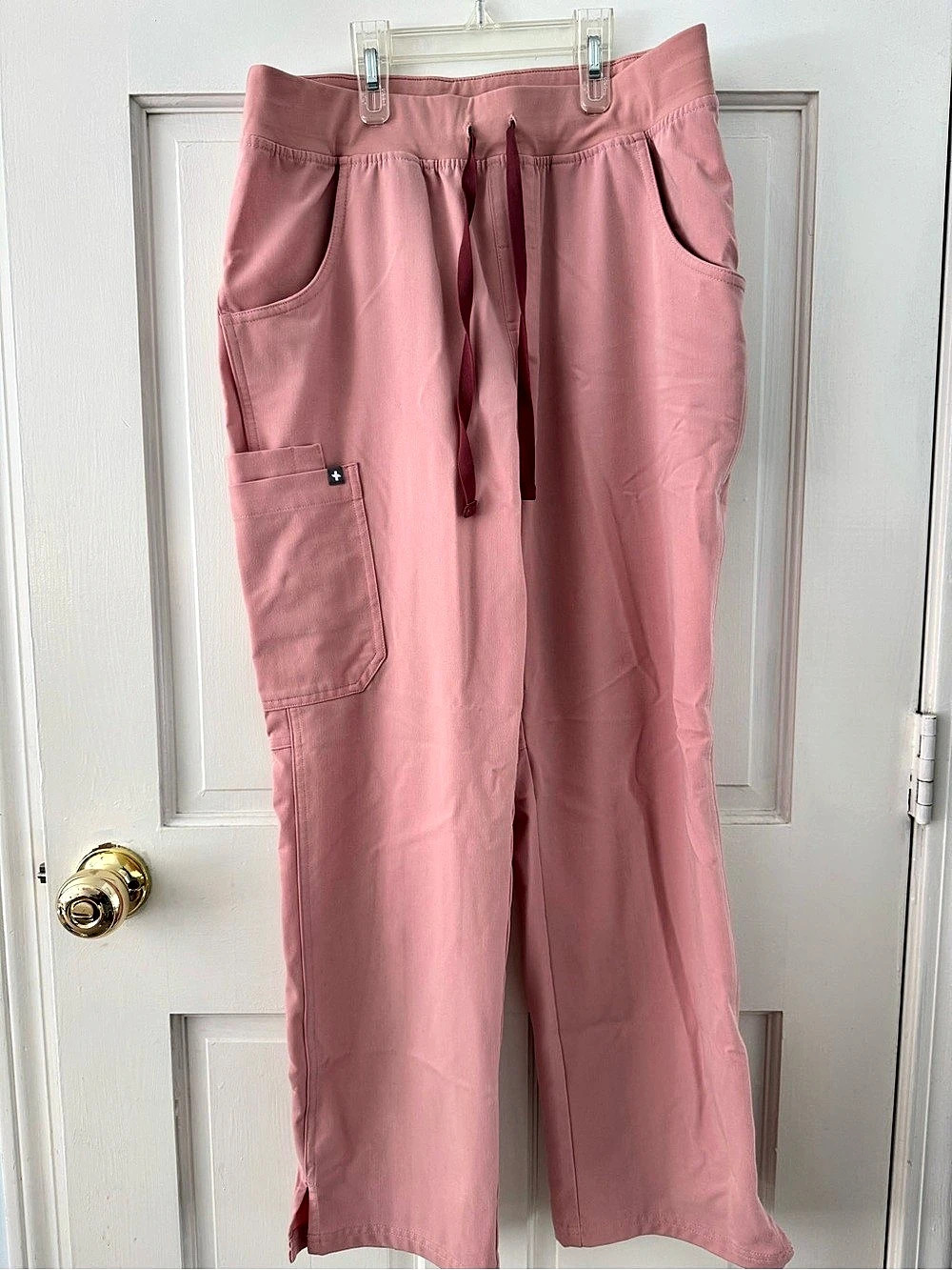 FIGS Kade cargo Straight Leg Pants in Pink Size Medium petite Like New
